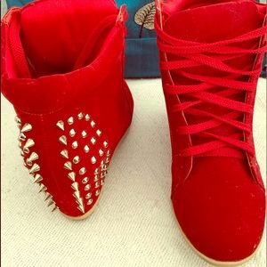 Lady Godiva Wedge Size 9